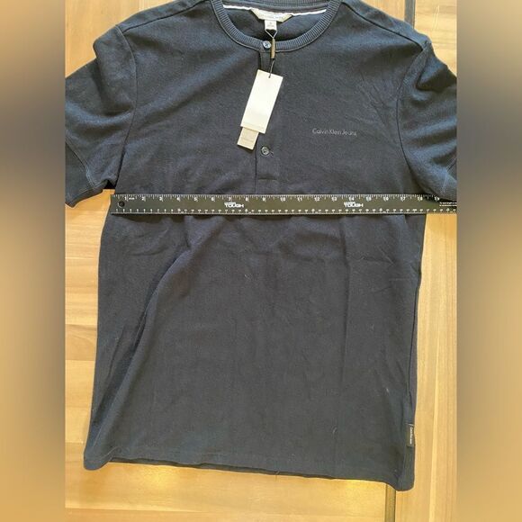 Calvin Klein black tshirt nwt - Picture 7 of 7